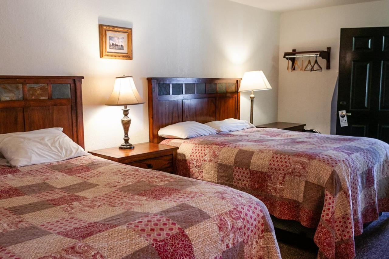 Circle R Motel East Glacier Park Village Rum bild